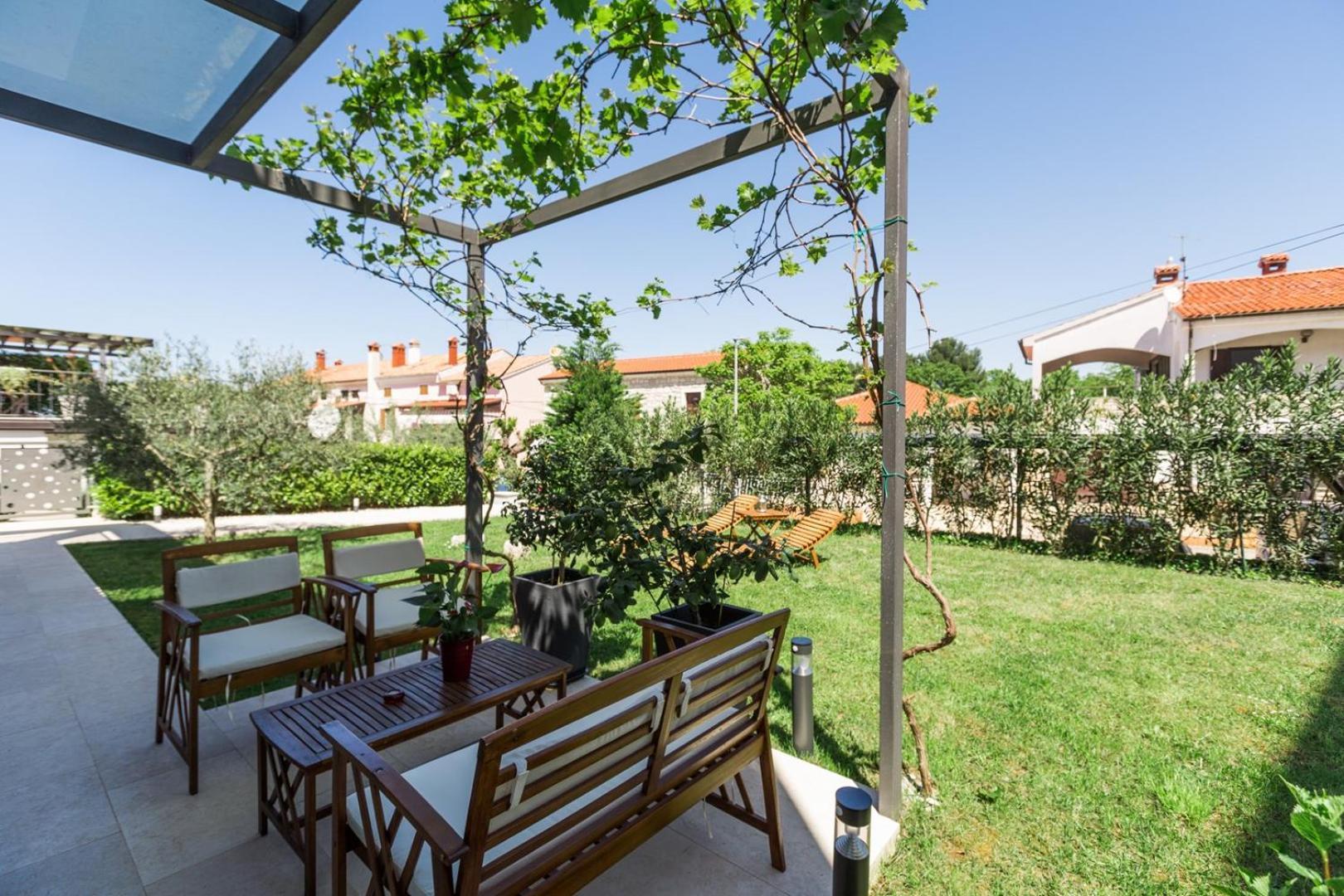 Riva Garden Exclusive Apartment Funtana Exterior photo